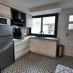 Apartment Climatise Lantanas 2 Adultes 2 Enfants Le Lavandou