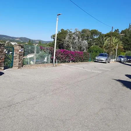 Climatise Lantanas 2 Adultes 2 Enfants Le Lavandou