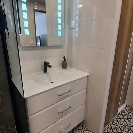 Apartment Climatise Lantanas 2 Adultes 2 Enfants *