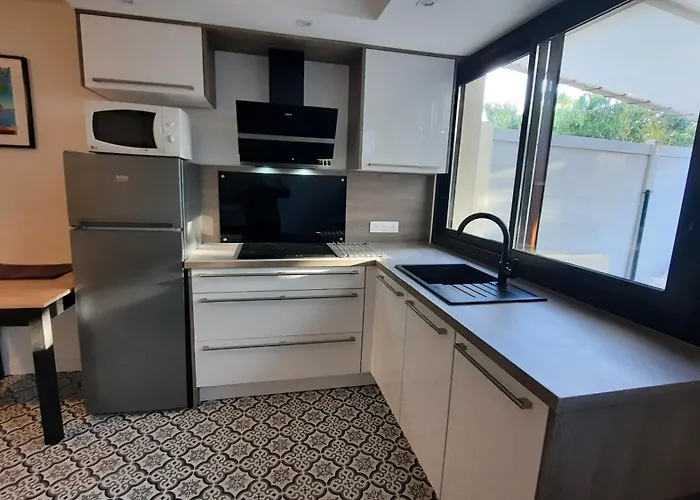 Lägenhet Climatise Lantanas 2 Adultes 2 Enfants Le Lavandou